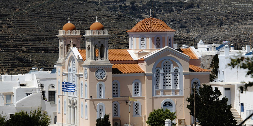 Pyrgos is one of the best places to visit for every traveller in Greece on a vacation.