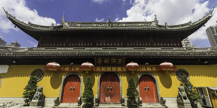 Jade Buddha Temple is an incredible place you can explore in Shanghai for memories.