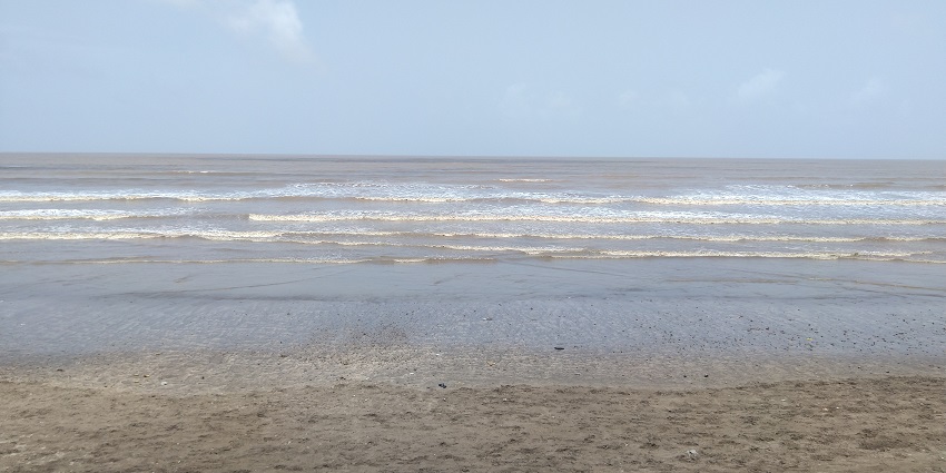 Daman travel guide takes you through a serene Beach with soft sands, lush greenery, and tranquillity.