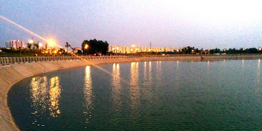 Beautiful image of Man made lake in Janeshwar Mishra Park in Lucknow