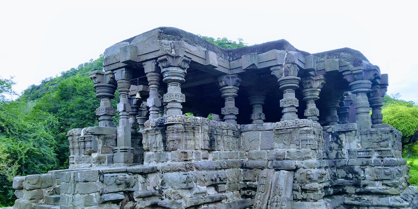 Jyothi Maheswara Temple, a sacred site among Srirangapatna temples, inspires devotion.