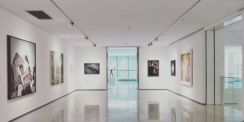 Kalasrot Art Gallery, among the art galleries in Lucknow, is a haven for graphic art forms.