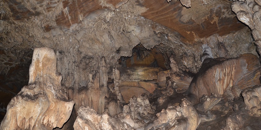 Limestone caves in Kanger Valley National Park are famous for stalactites.