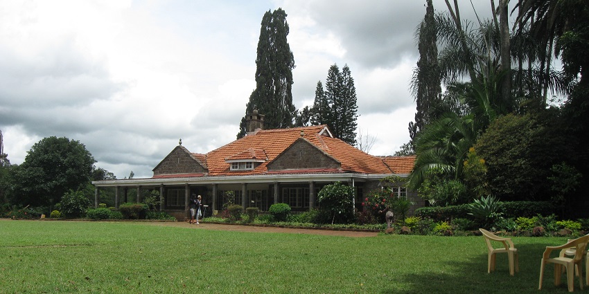 The Karen Blixen Museum, surrounded by a lush green lawn and a wide variety of trees.
Viewers of this file can see comments and suggestions