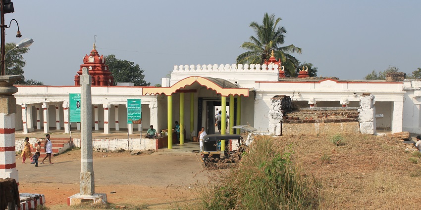 Enjoy panoramic views and peace at Karighatta Temple among Srirangapatna temples.