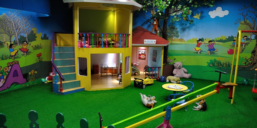 Kidzania Noida entertains kids in a friendly and interactive way.