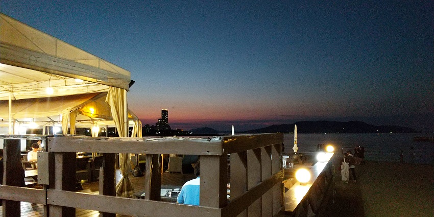 Vibrant vibes at Kiki By The Sea, a place for celebrating Valentine’s Day.