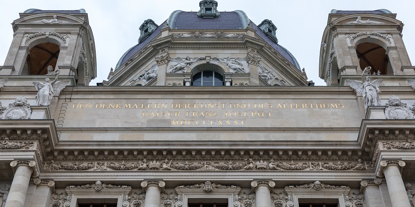 An image of Kunsthistorisches Museum’s exterior, the best modern art museum in Vienna.