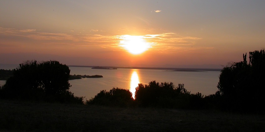 The beautiful sunset picture clicked at Lake Edward near Mweya Peninsula in Uganda.