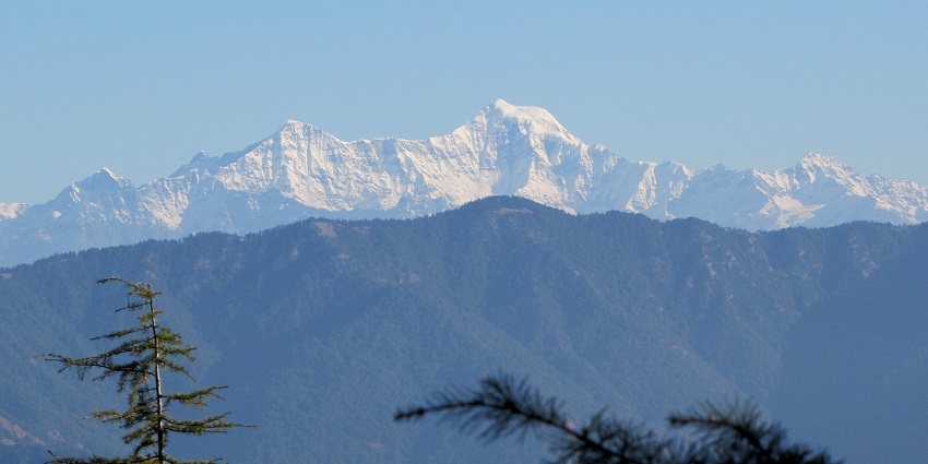 The Mussoorie travel guide gives you a mesmerising view from the highest point in Mussoorie.