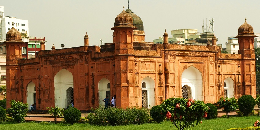 Mughal-era fort is among the best places to visit in Dhaka with stunning architecture, gardens, and rich history.