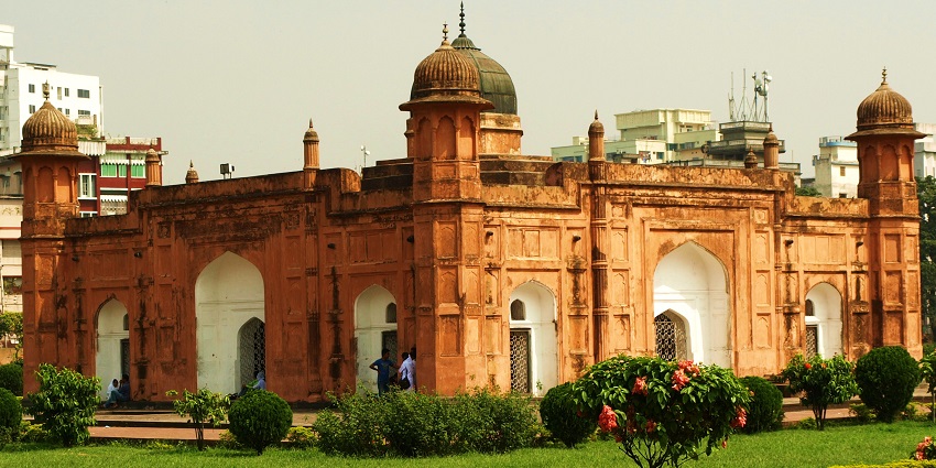 Historic Mughal-era fort is one of the best Bangladesh tourist places with gardens and an iconic structure.