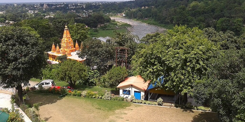 Image of the beautiful valley of Lansdowne in state of Uttarakhand