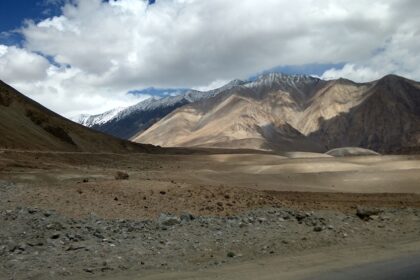 Leh Ladakh travel guide showcases adventure, culture, and stunning landscapes.