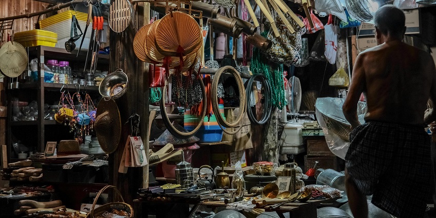 Library Bazaar is one among the lively places to visit in Mussoorie at night.