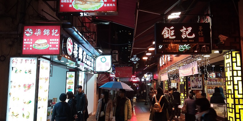 Lin Kai Market in Macau carries a reputation for its fashionable, and readymade attires.