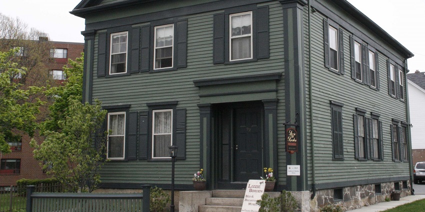 An image of the Lizzie Borden House, a famous haunted place to visit in the US.