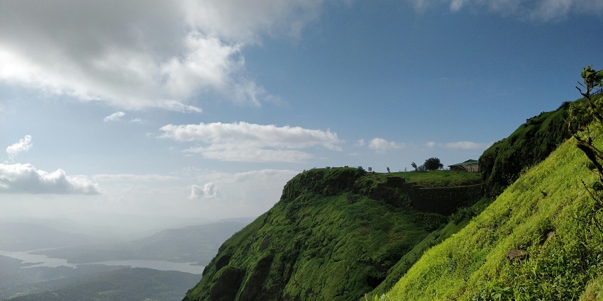 On your Pune Travel Guide enjoy a blend of history, parks, and a pleasant climate.