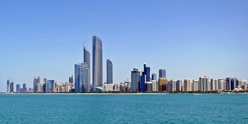 Abu Dhabi travel guide assures a panoramic view of the skyline from the Marina.