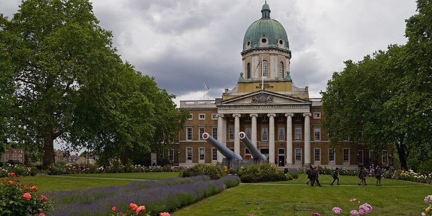 An image of the Imperial War Museum, a famous tourist destination to visit in London.