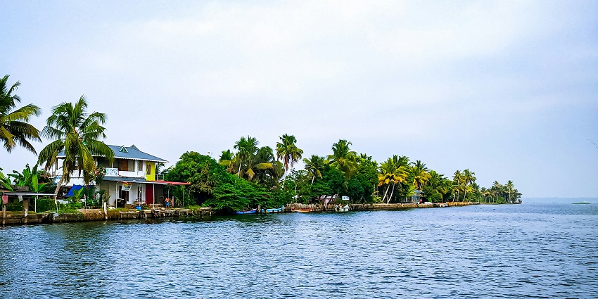 Alleppey offers serene backwaters, canals, lagoons, and lush greenery magnificence.