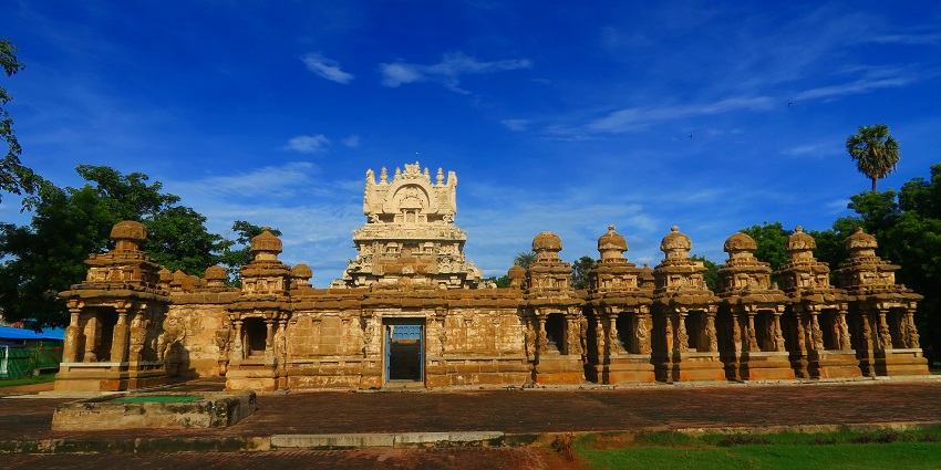 Kanchipuram is the most famous pilgrimage destination with temples dedicated to Vishnu and Shiva