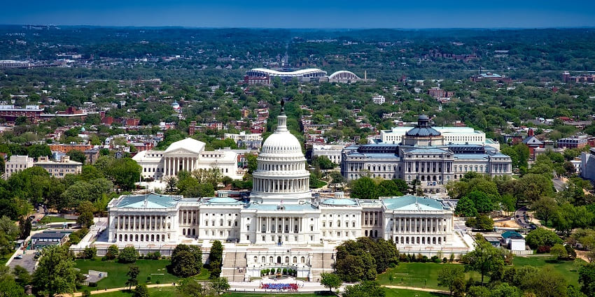 Missouri's central location with iconic landmarks, cities, and eight bordering states.