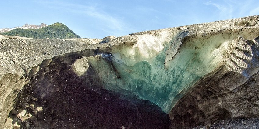 A view of ancient rock-cut ices, a famous place near Alaska perfect for nature lovers.