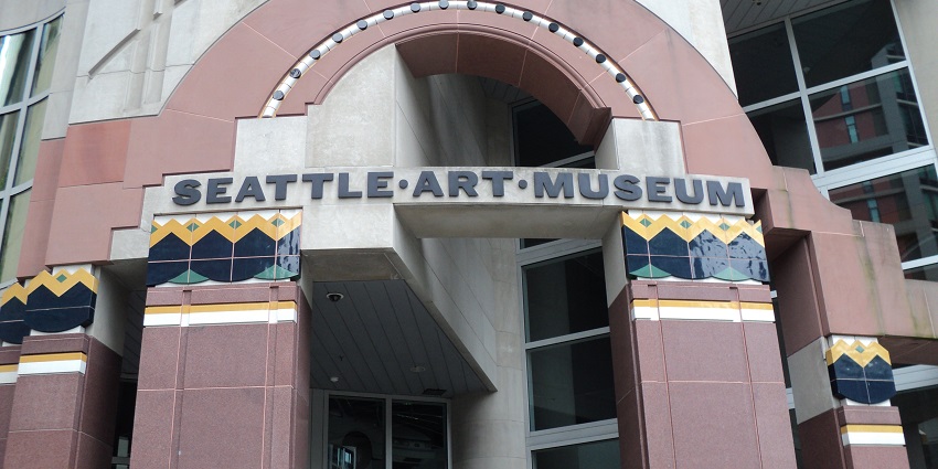 A picture of the Seattle Art Museum showcasing its architectural design and welcoming entrance.