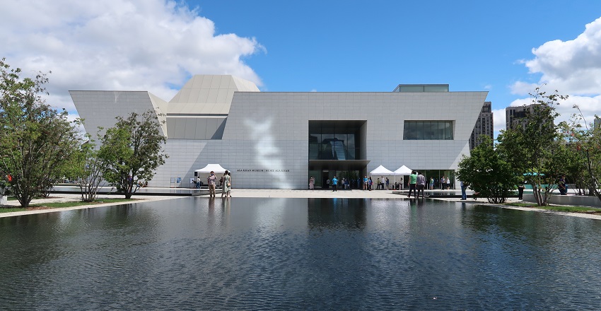 An image of a stunning exterior view of the Aga Khan Museum, showcasing its modern design.
