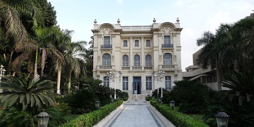 The entrance of the Mahmoud Khalil Museum is dedicated to Khalil Pasha and his wife.