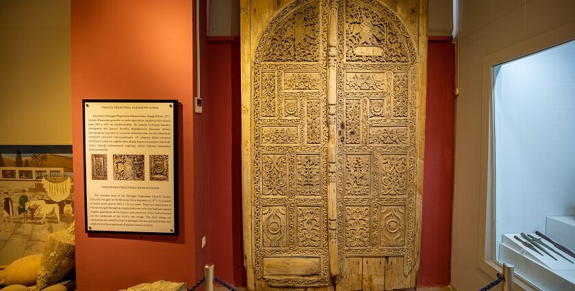 Makkah Museum showcases Islamic heritage, history, and rare cultural artifacts.