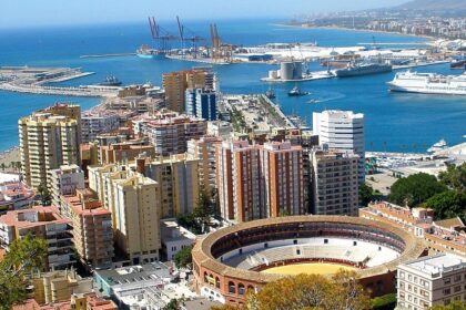 Malaga city guide blending history, culture, and stunning Mediterranean coastline