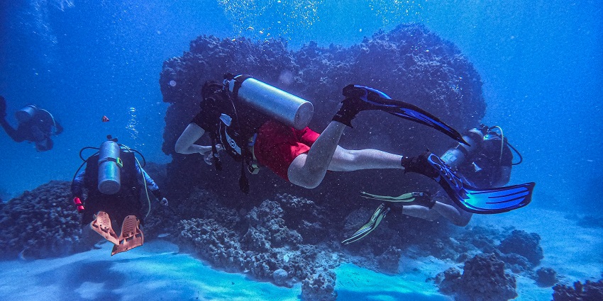 Famous shipwreck site for diving and underwater exploration is a popular dive site .