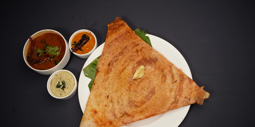 The best food in Ooty is Masala Dosa which is a crispy with flavorful potato filling.