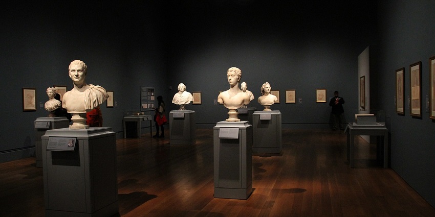 A serene space celebrating creativity through curated exhibitions and workshops.