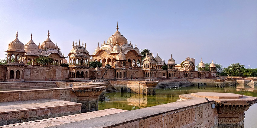 A wide view of the Kusum Sarovar in Mathura, as mentioned in the UP travel guide.