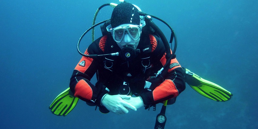 Secluded Bay offers scuba diving in Oman with crystal-clear waters and serenity.