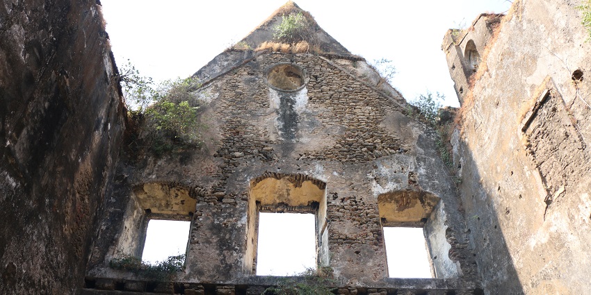 Majestic fort with colonial history, stunning walls, and majestic views.