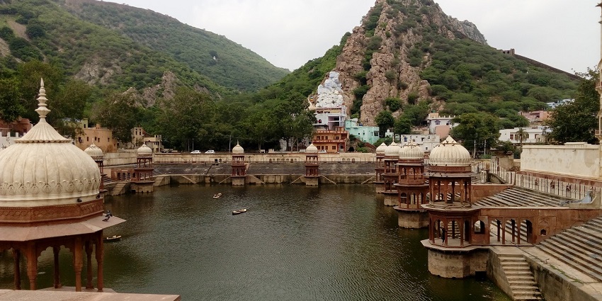 Picturesque view of Moti Jheel - spend some quiet time with friends at Moti Jheel