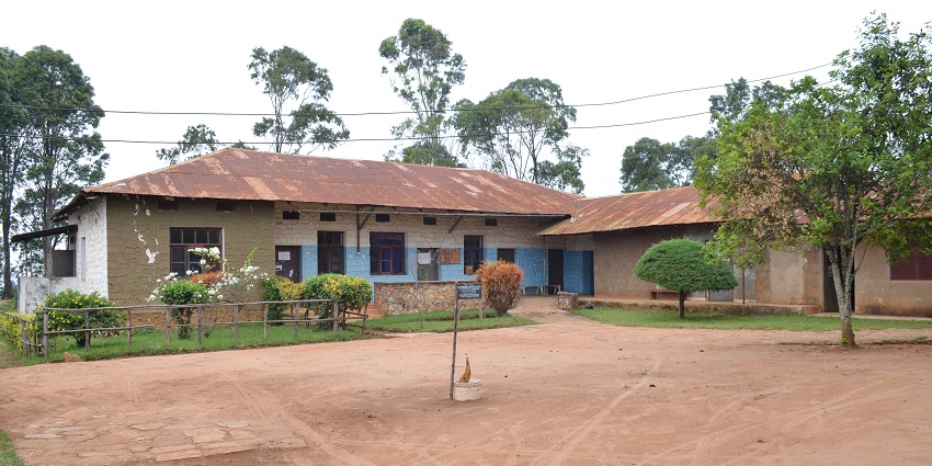 A small and peaceful hut in Mto Wa Mbu village with scenic surroundings around.