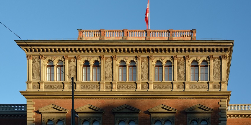 An image of the diverse design exhibits displayed at the Museum für Angewandte Kunst.