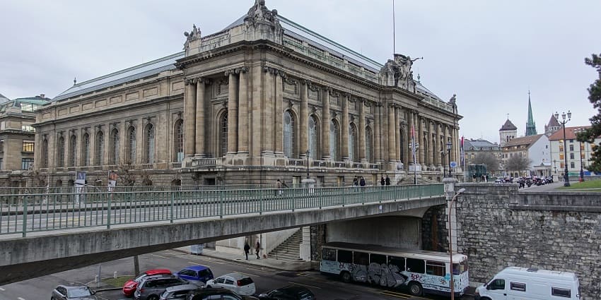 Depict the revolution of art and history in the museum, a conservative place.
