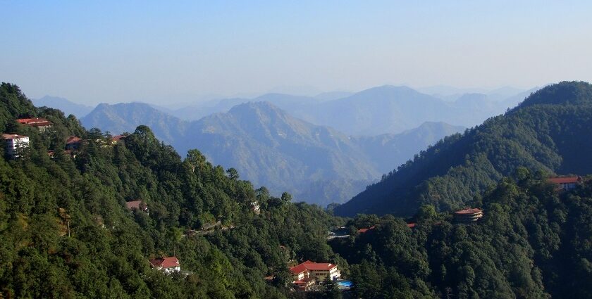 Mussoorie travel guide assures picturesque landscapes, a cool climate, and breathtaking Himalayan views.