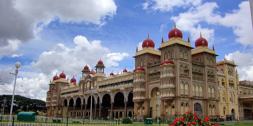 An illuminated and grand Mysore Palace, as suggested by Mysore travel guide.