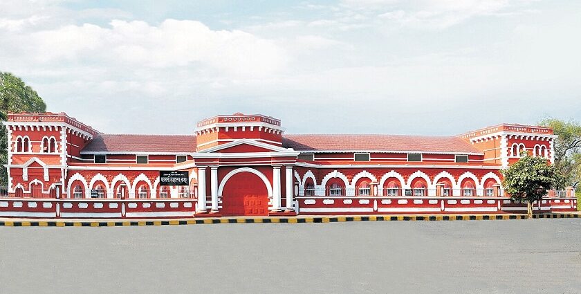 Image of the beautiful Nagpur Central Museum in Maharashtra