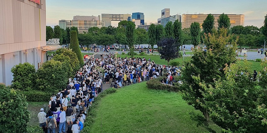 An image of a group of people enjoying the Neverworld festival.
