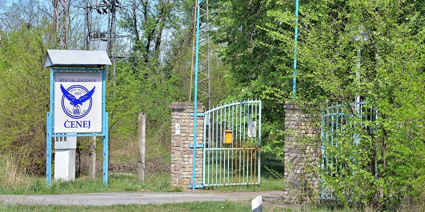 This is the outer of one of the airports in Serbia having a board of sportski aerodrom.