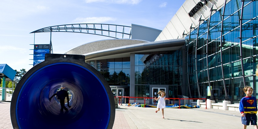 An image of the outdoor view of the Ontario Science Centre.