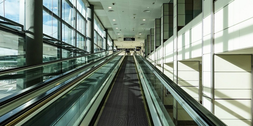 An image of an airport which resembles the Orlando Executive Airport, a famous airport in Orlando.